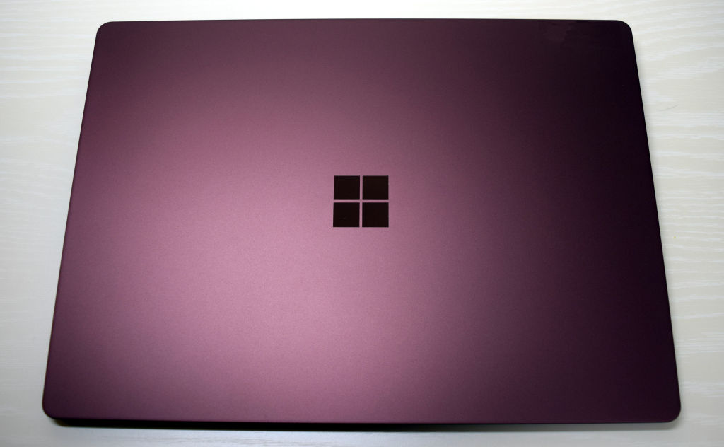 Surface Laptop バーガンディ 天面